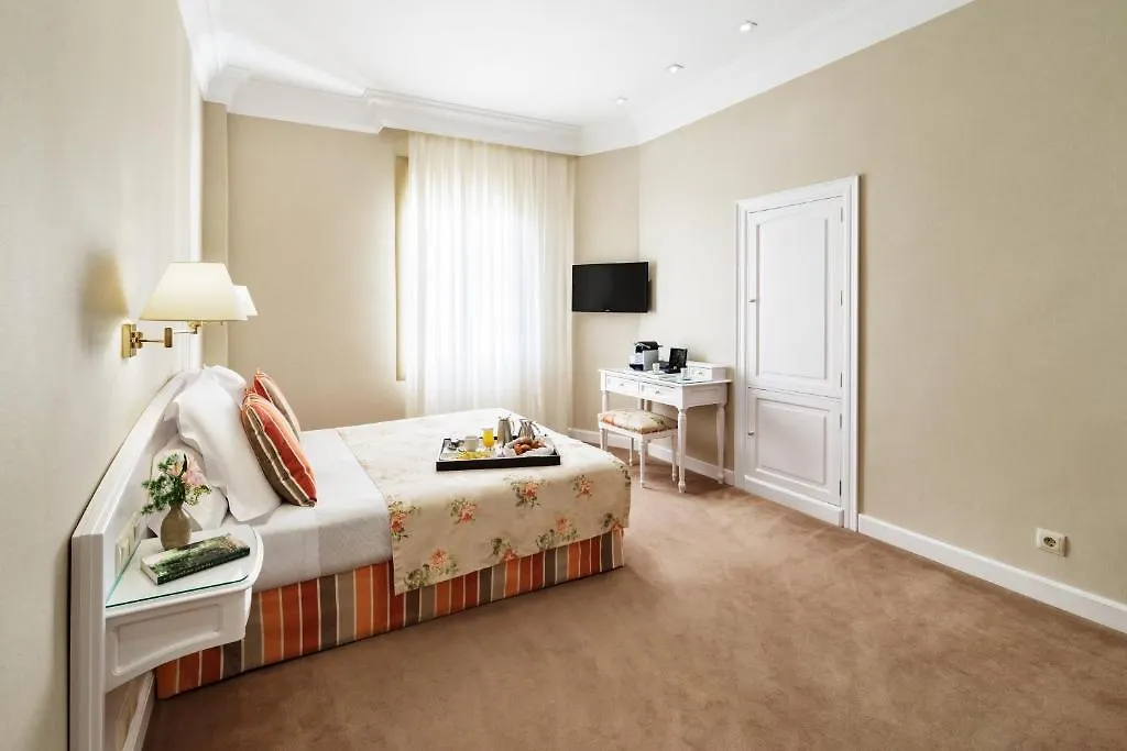 Lamaro Hotel Barcellona 5*,