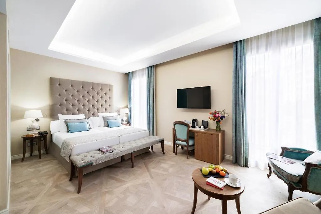 Lamaro Hotel Barcellona 5*,