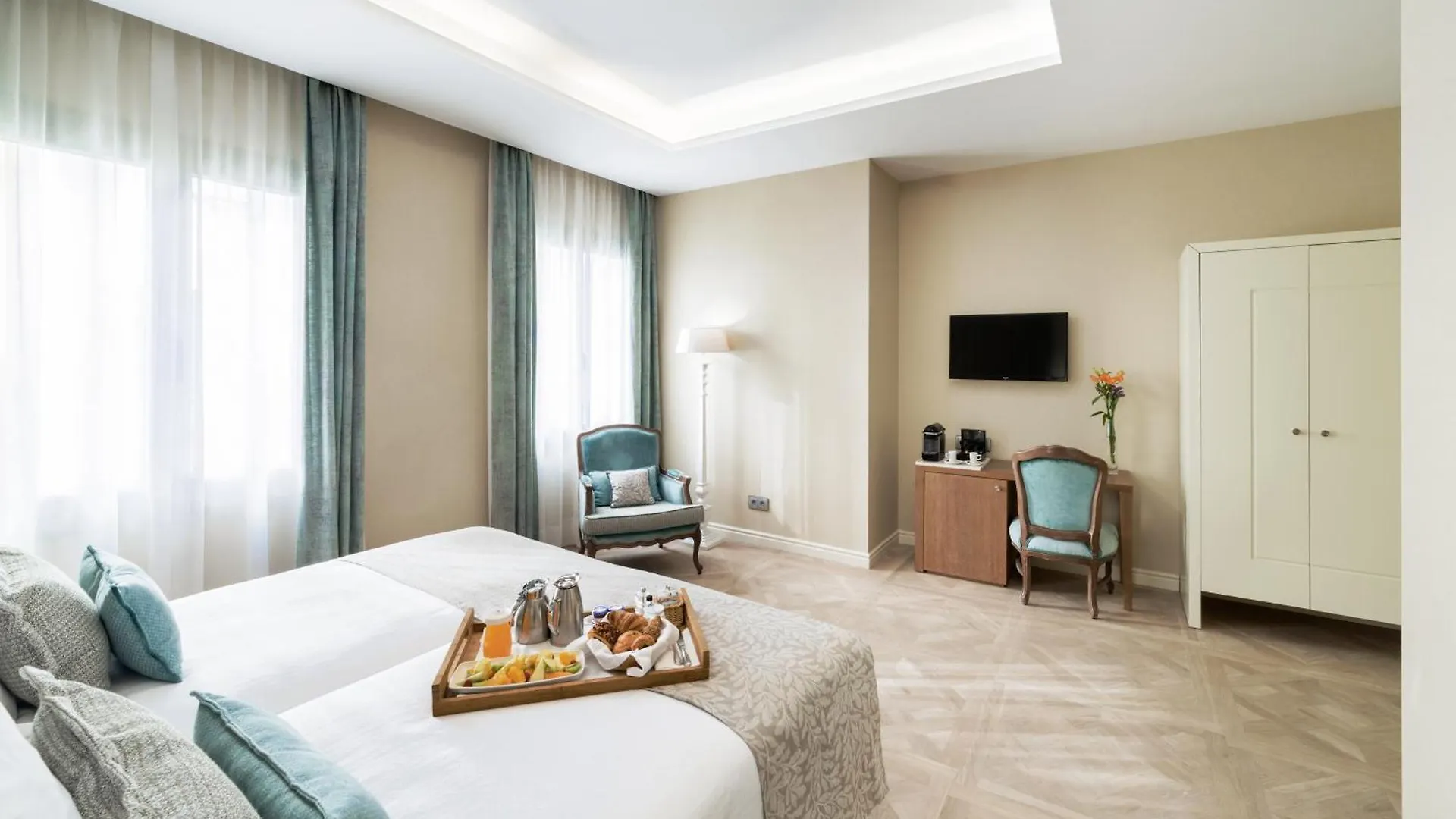 Lamaro Hotel Barcelona 5*,  Spain